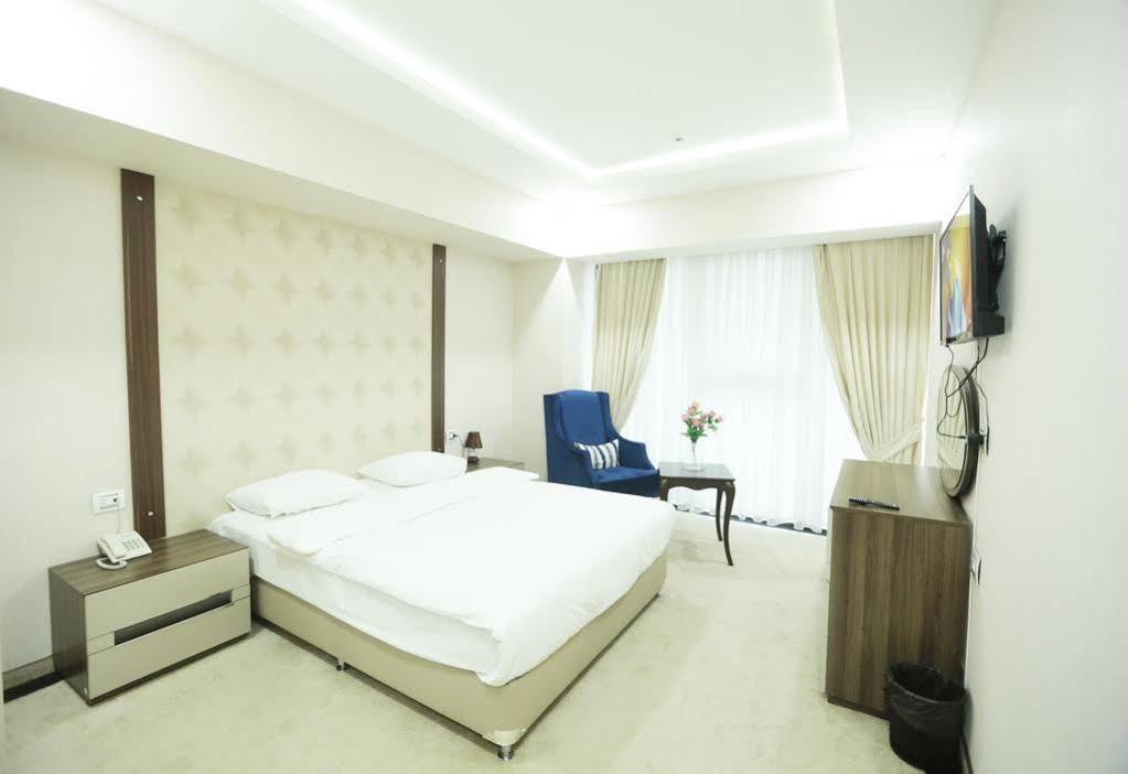 Continent Hotel Baku Eksteriør billede