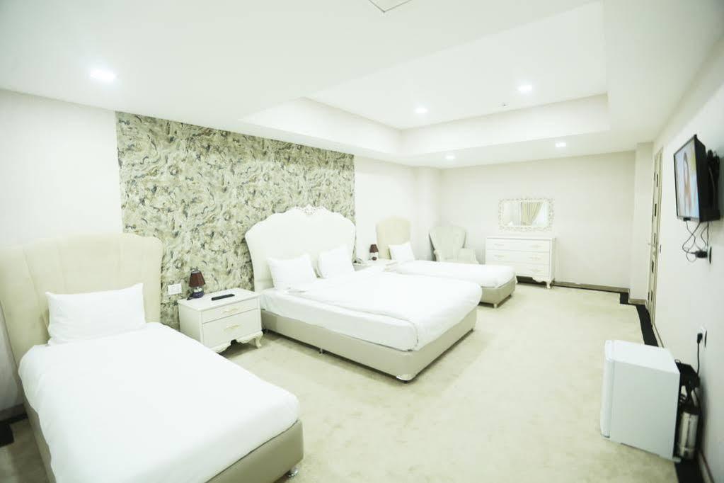 Continent Hotel Baku Eksteriør billede