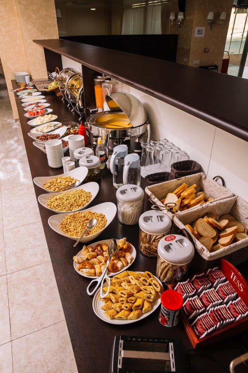 Continent Hotel Baku Eksteriør billede