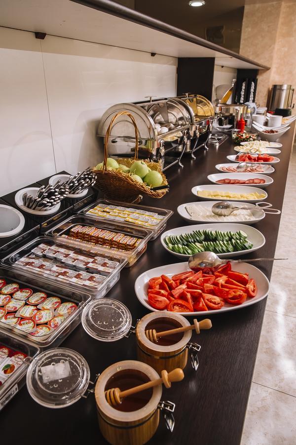 Continent Hotel Baku Eksteriør billede