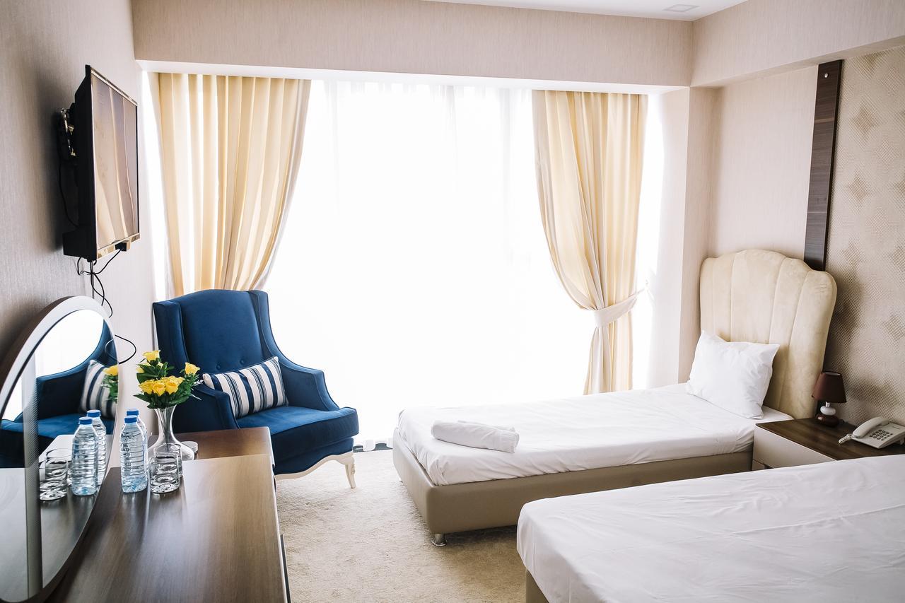 Continent Hotel Baku Eksteriør billede